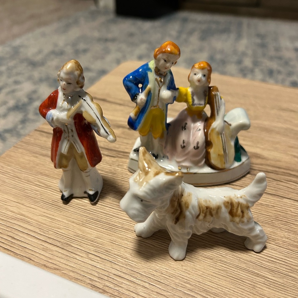 Vintage colonial figurines